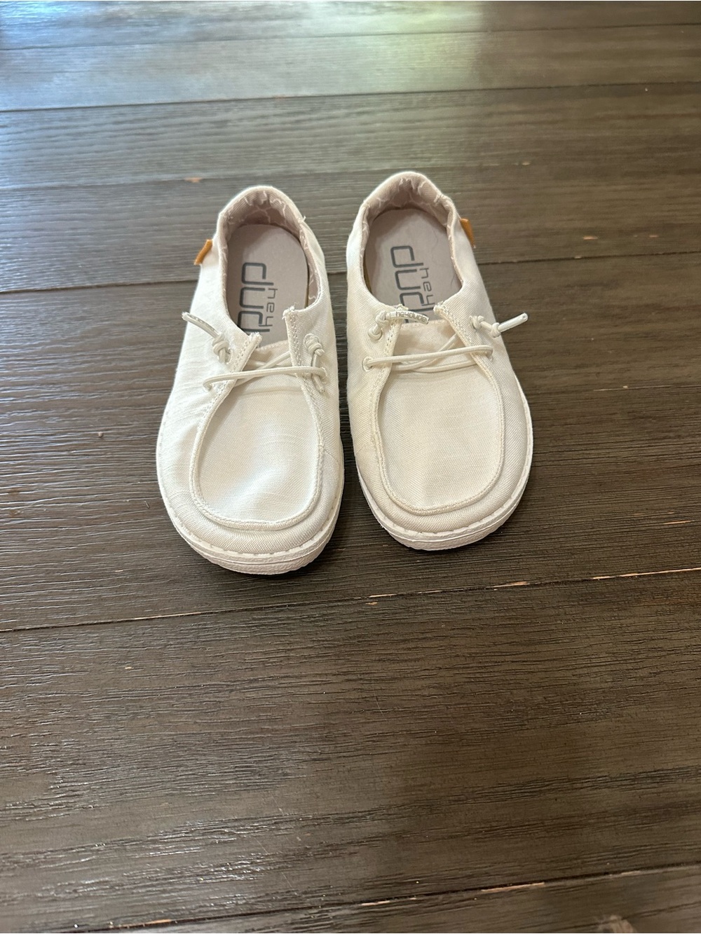 Sz 12 kids Hey Dude Youth Wendy Classic slip on shoe linen white color